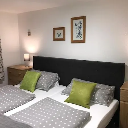 Gaestehaus Reimold ベーブラ